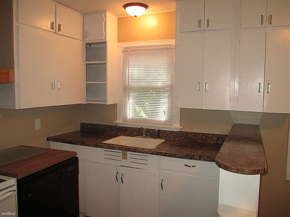 5. 842 S Pershing, Kitchen (1)