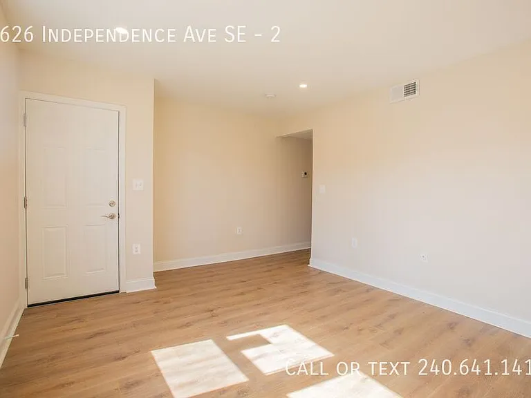 1626 Independence Ave SE #2 — Photo 7