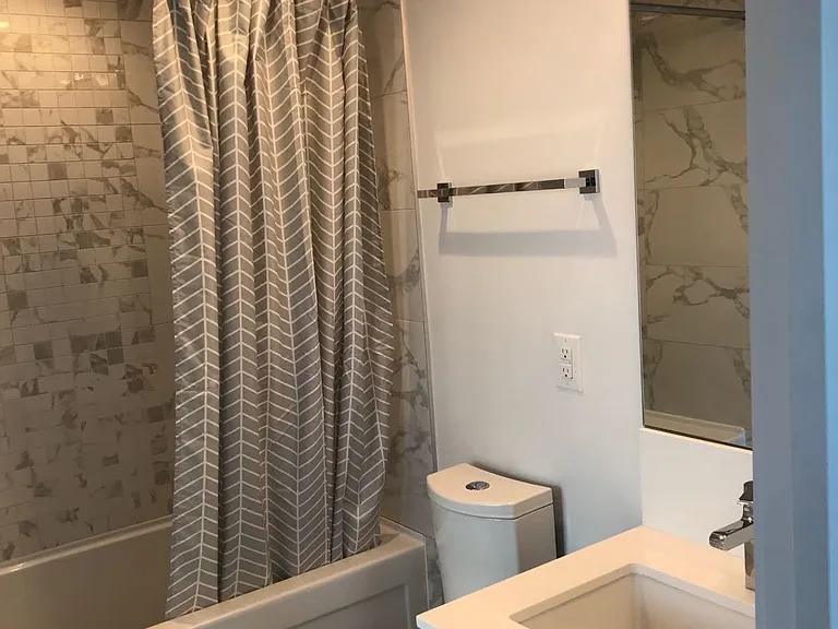 1283 Howe St #810 — Photo 7
