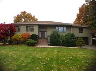 5 Lake St, Peabody, MA 01960