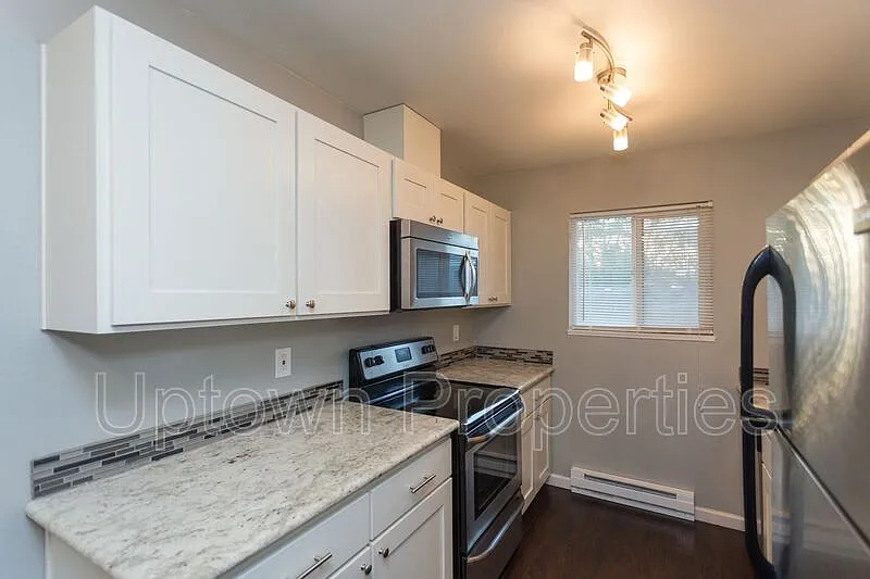 2 bed, 1.0 bath, 768 sqft, $1,295 — Photo 4