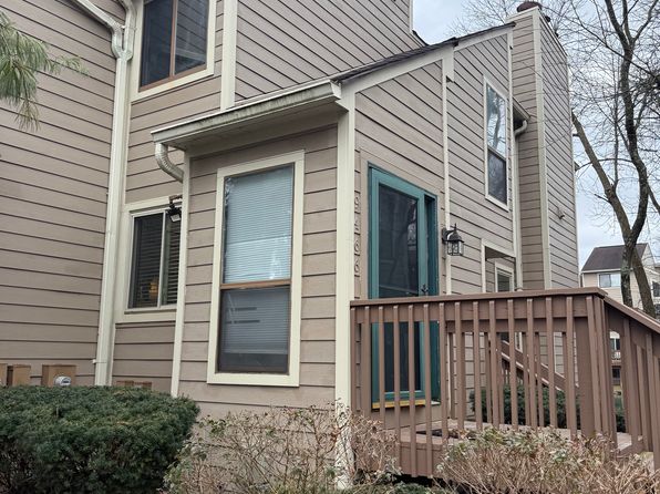 9466 Hunters Creek Dr