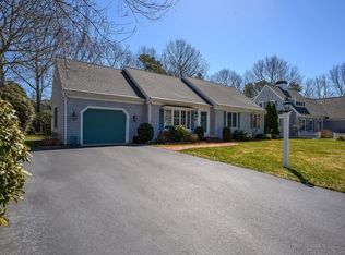 12 Sunbeam Ln, Barnstable, MA 02630