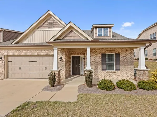404 Rollingbrook Ct, Clemmons, NC 27012