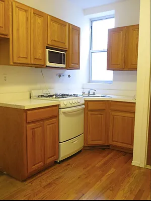 Rented by Waverly Realty Associates | media 4