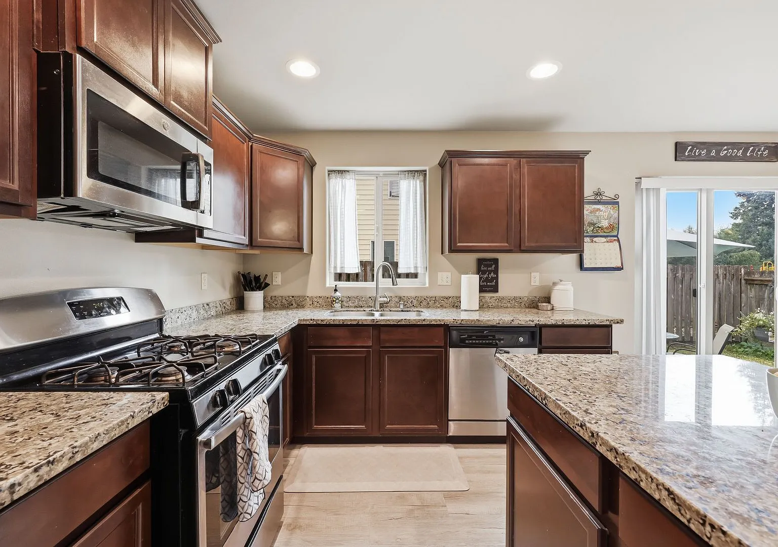 Well Maintained 4 Bedroom Home in CK School District — Photo 2
