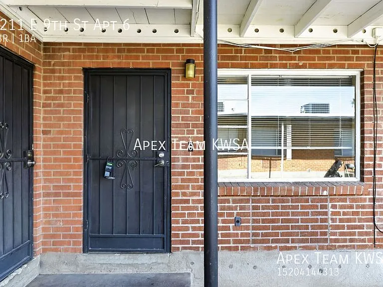 1211 E 9th St #6 — Photo 23
