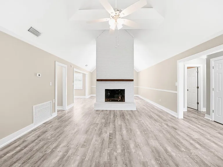 942 Rue De Palms Dr — Photo 15