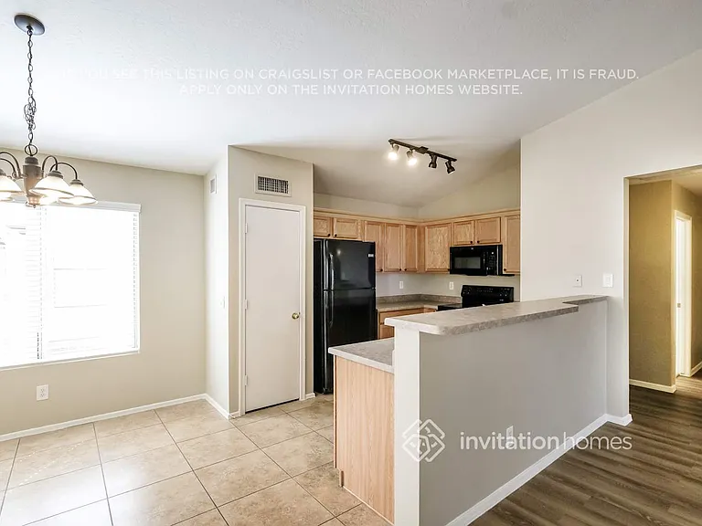 12470 W Hearn Rd — Photo 8