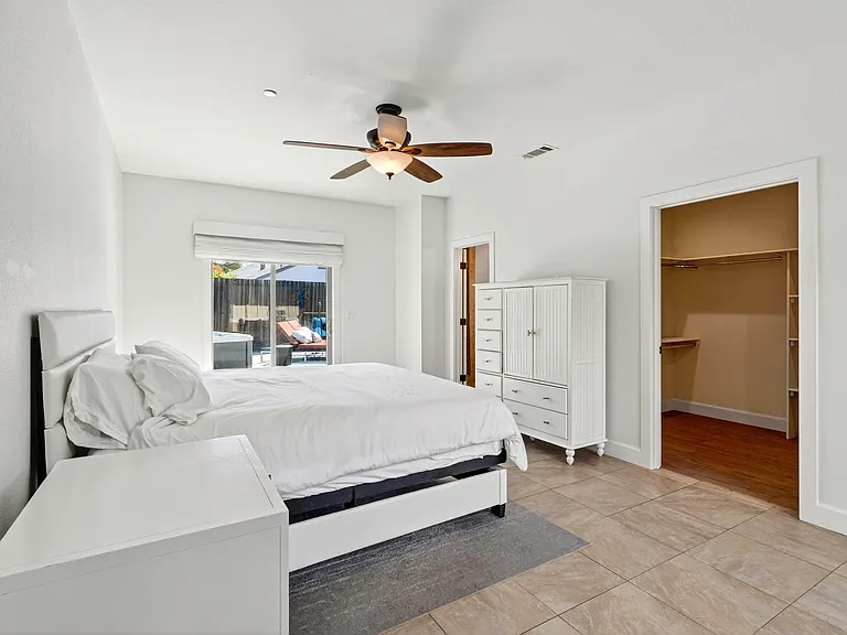 1006 Little St — Photo 7