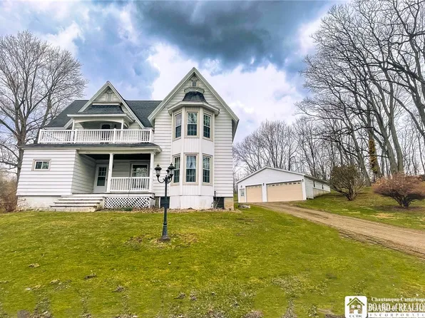 6841 Prospect St, Cherry Creek, NY 14723