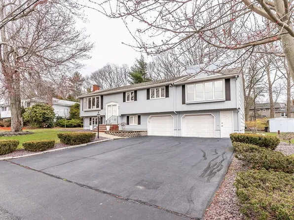 94 Candy Ln, Brockton, MA 02301