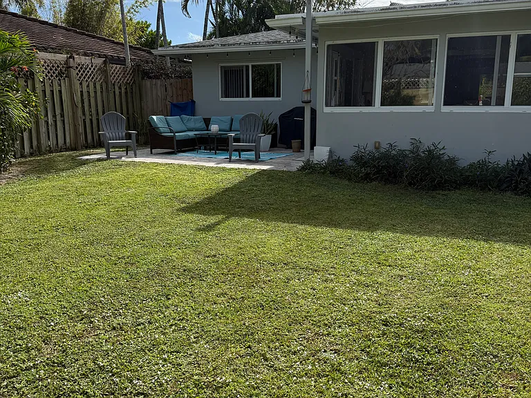 Circle Dr — Photo 32