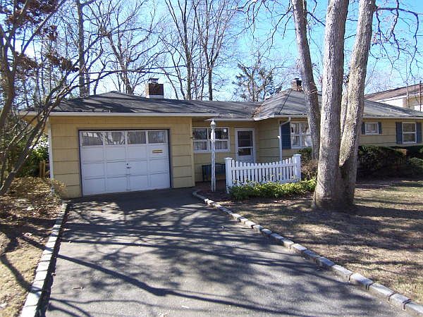 1st image of 14 Bayview St E