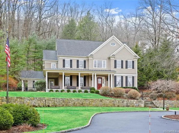 77 Tackora Trail, Ridgefield, CT 06877