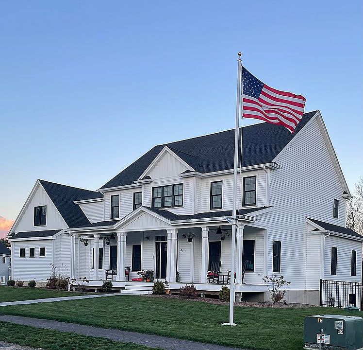 1st image of 32 Baron Dr