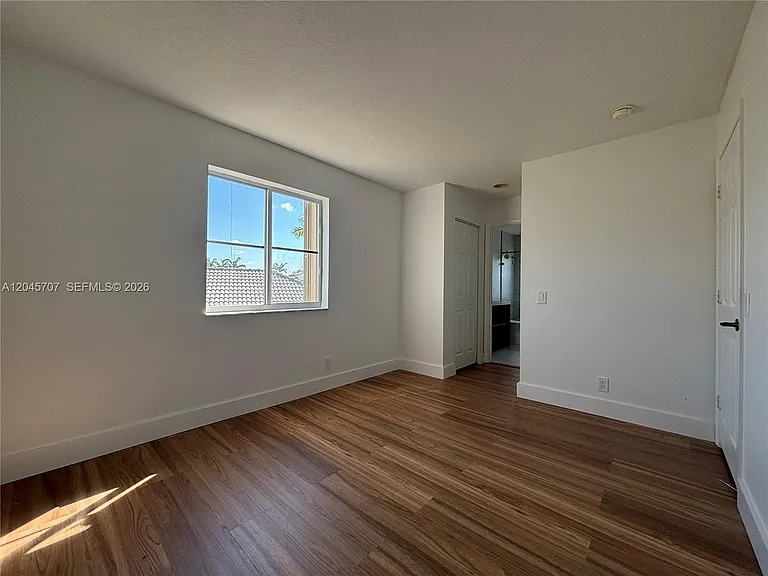 1653 Winterberry Ln — Photo 10