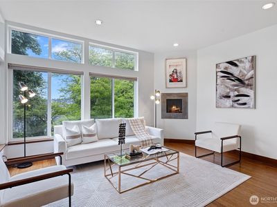 566 McGraw Street, Seattle, WA, 98109