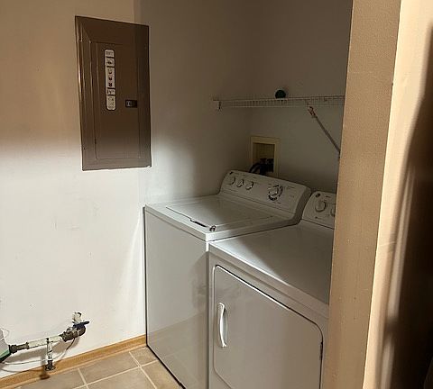 5th image of 1930 Parkside Dr #1