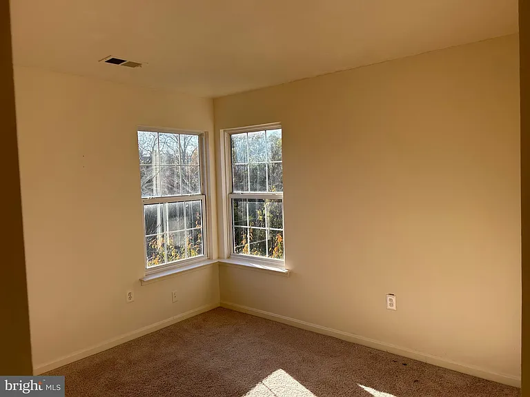 6821 Hollow Glen Ct — Photo 15