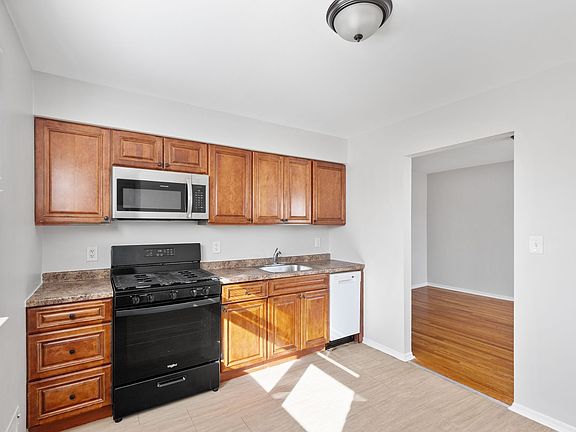 5th image of 601-615 Benner St #601