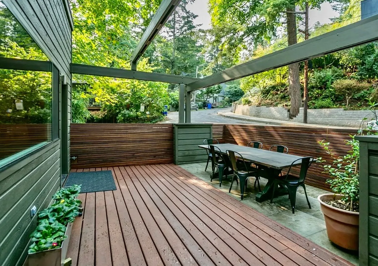 Stunning Contemporary Architectural Gem Near NW 23rd in the Coveted West Hills Arlington Heights ... — Photo 1