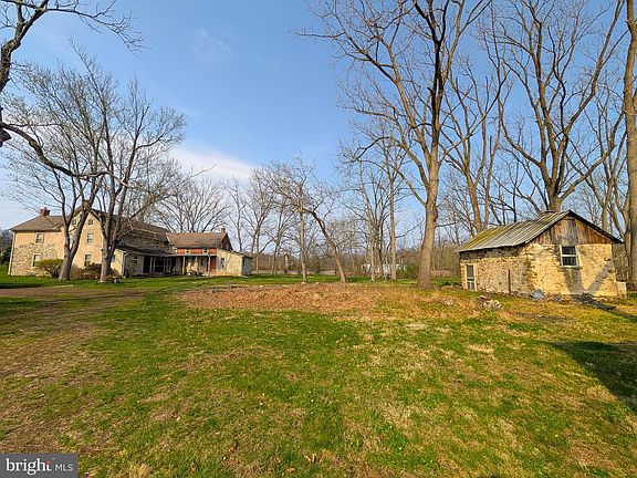 4th image of 173 Township Line Rd