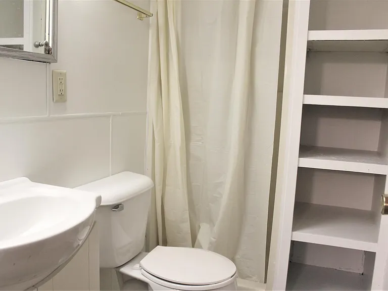 21 Inkster Ave #C — Photo 6