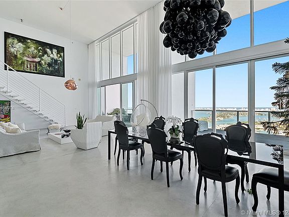 4th image of 1040 Biscayne Blvd #Penthouse 4602
