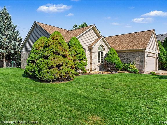 2nd image of 34335 Heartsworth Ln