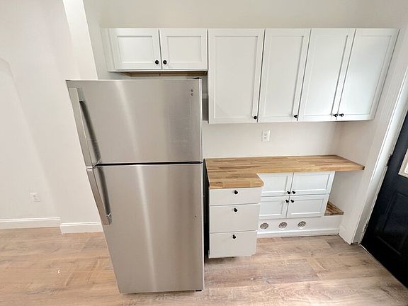 4th image of 605 Harding Pl