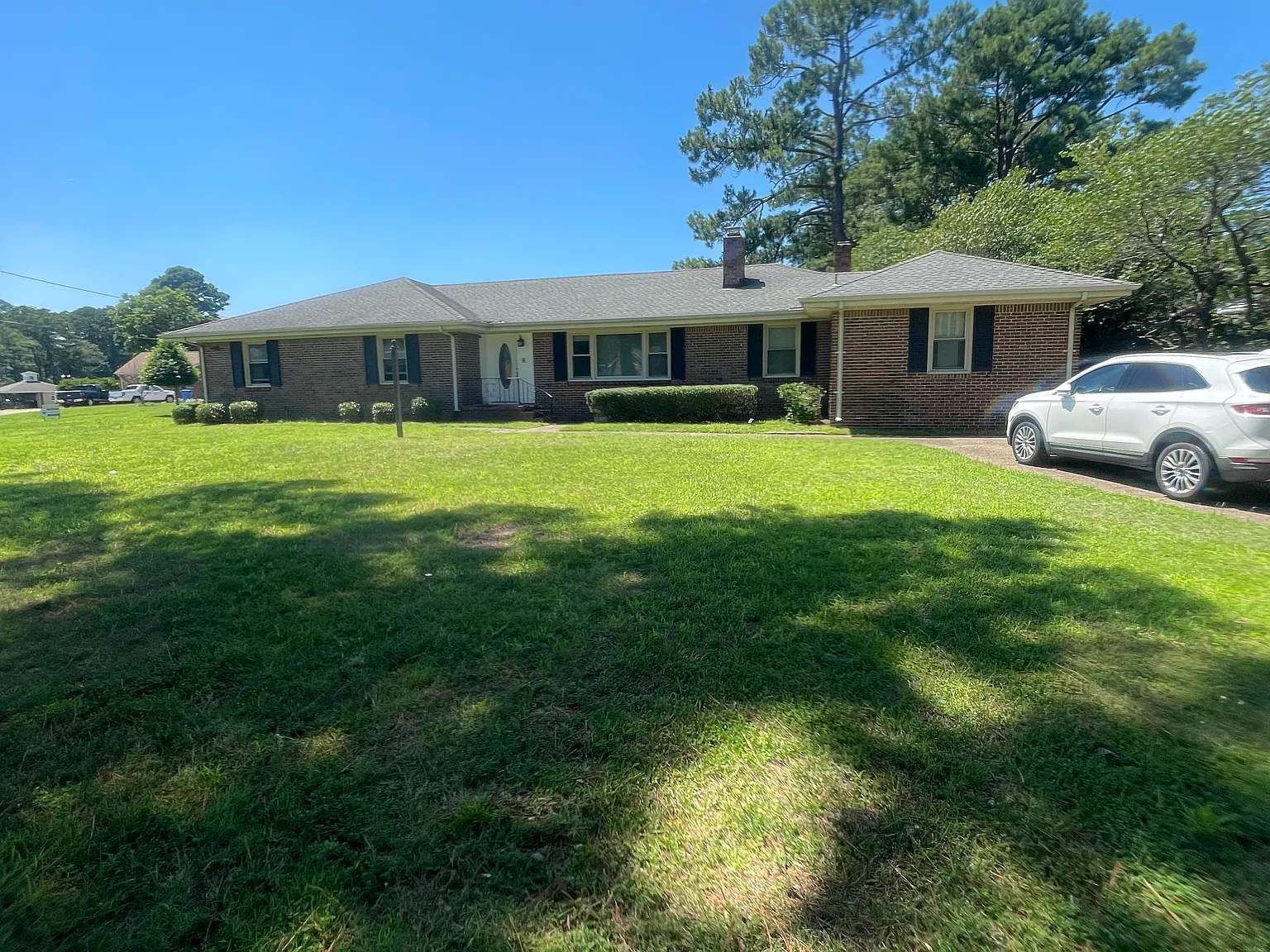 4 bed, 2686 sqft, $3,432 — Photo 2
