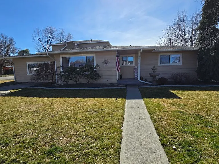 712 SW 4th St — Photo 1