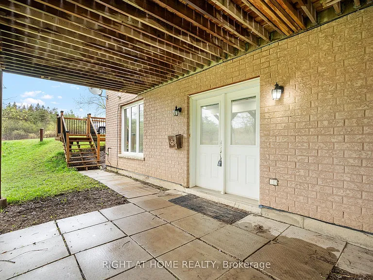 5730 Halls Rd N — Photo 2