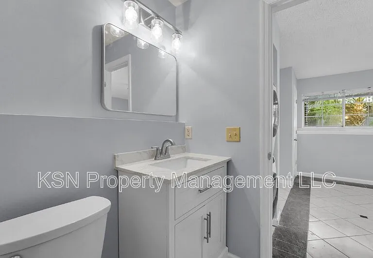 8 E 33rd St #B — Photo 16