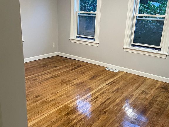 5th image of 10-12 Market St #2