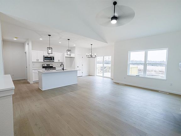3rd image of 116 Shady Ln