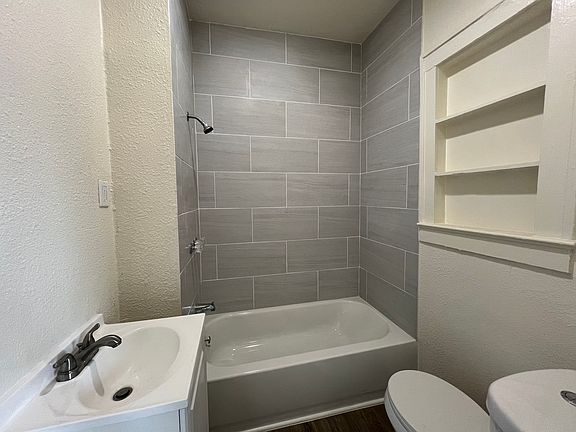 2nd image of 107 Stanley Ct #4