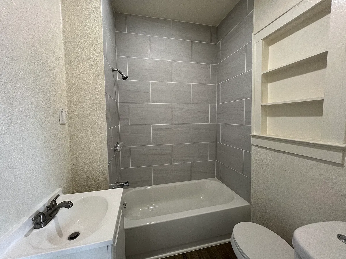 Building Photo - 107 Stanley Ct #4