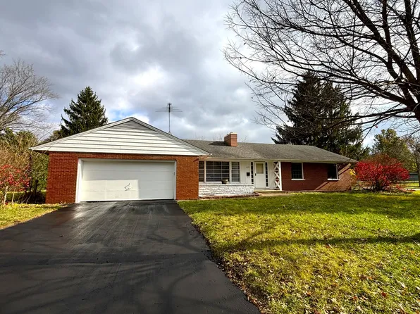 438 S 9th St, St Charles, IL 60174