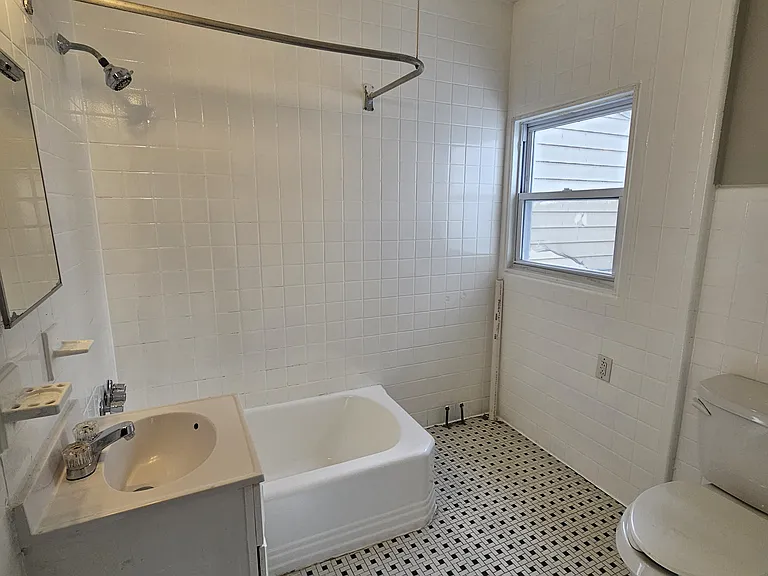 32 Bright St #1A — Photo 10