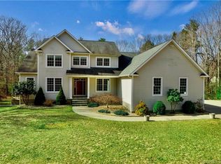 56 Town Woods Rd, Old Lyme, CT 06371