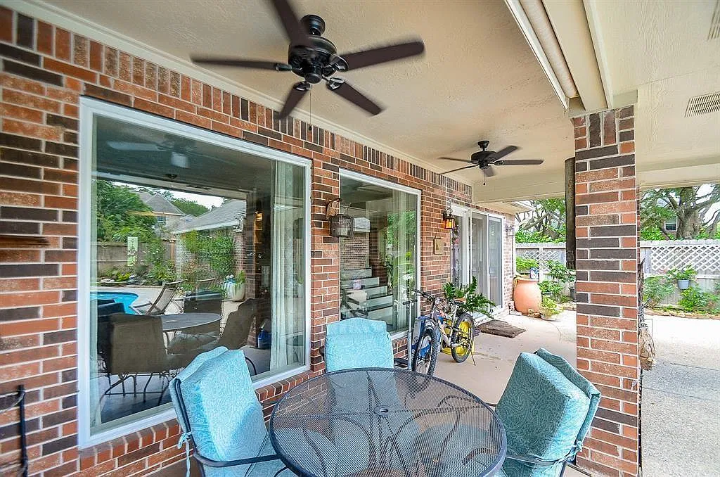 4 bed, 2.5 bath, 2909 sqft, $3,500 — Photo 3