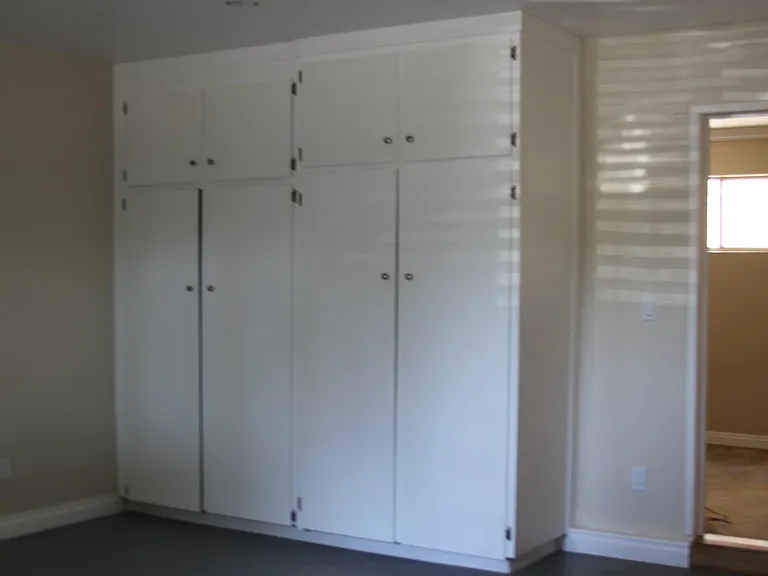 Abundantmbuilt in storage