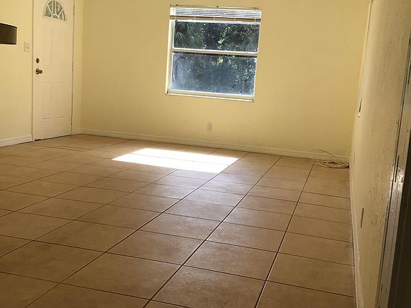 2nd image of 2727 3rd Ave S