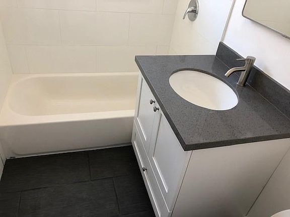 5th image of 7045 Whitsett Ave APT 5