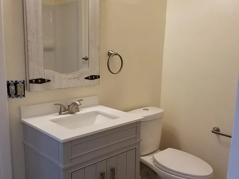2127 S Scott Ave — Photo 2