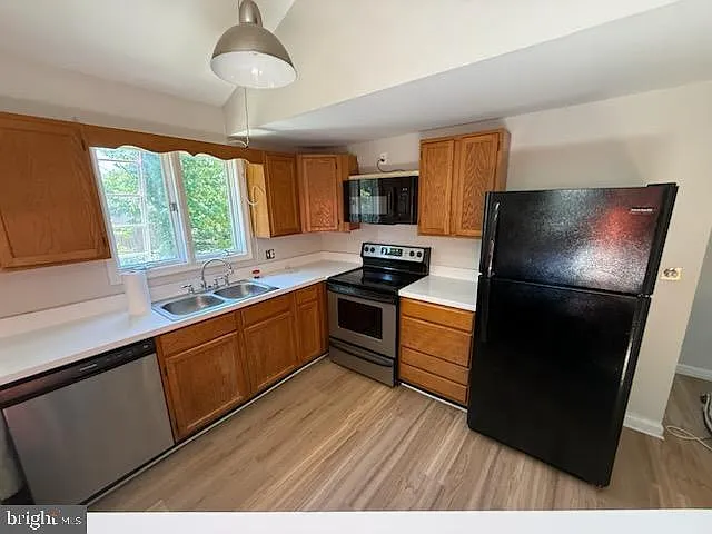 Saint Marys Ave — Photo 5
