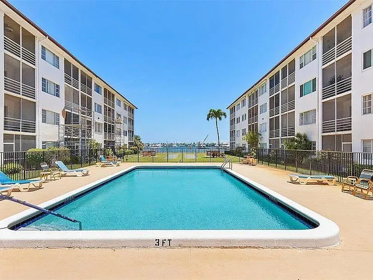 4500 N Flagler Dr #D9 — Photo 4