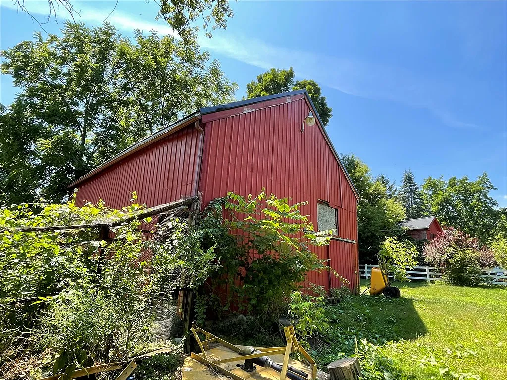 Studio, 7199 sqft, $895 — Photo 2